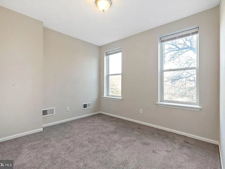 827 N Jackson St #2 — Photo 7