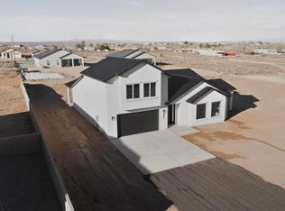 421 9th Ave NE, Rio Rancho, NM 87124