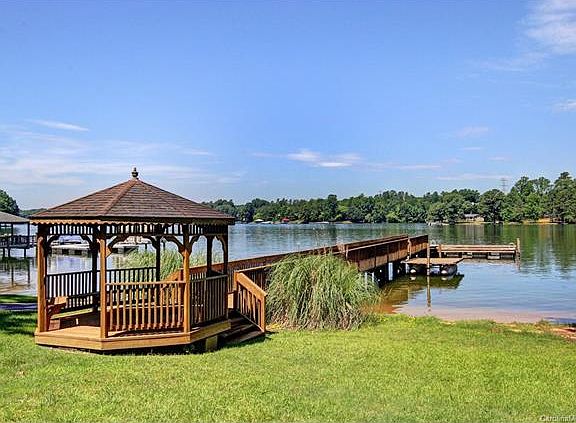 2nd image of 258 Tennessee Cir