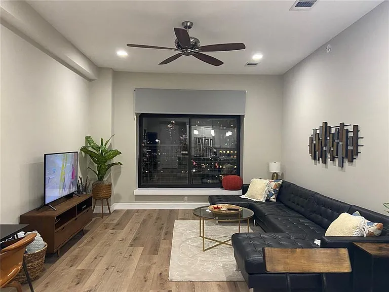 507 Sabine St #1006 — Photo 4