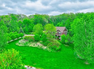 317 Meadow Ridge Ct, Hudson, WI 54016