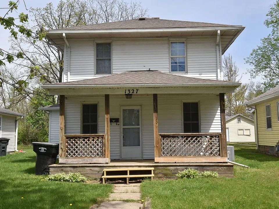 1327 Corby Blvd