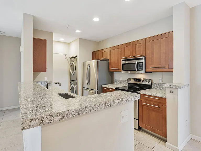 250 Santa Fe Ter #111 — Photo 19