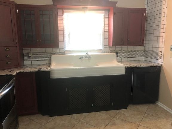 Country kitchen,massive sink