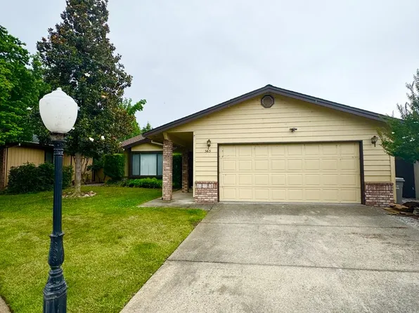 565 Monet Walk, Redding, CA 96001