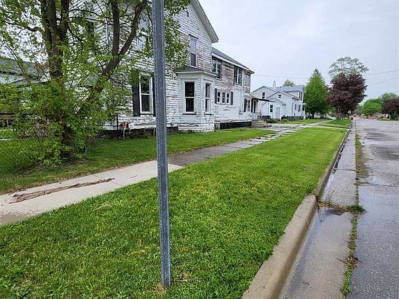 3rd image of 400 N Chilson St