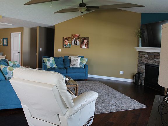 3rd image of 205 Sunkist Dr