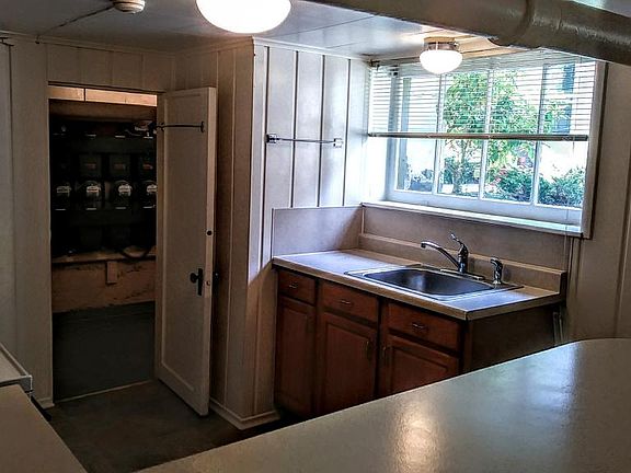B2: Kitchen