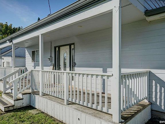 3rd image of 3655 Middle Grove Dr NE
