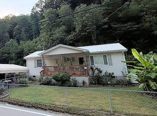3749 Pond Creek Rd, Pinsonfork, KY 41555