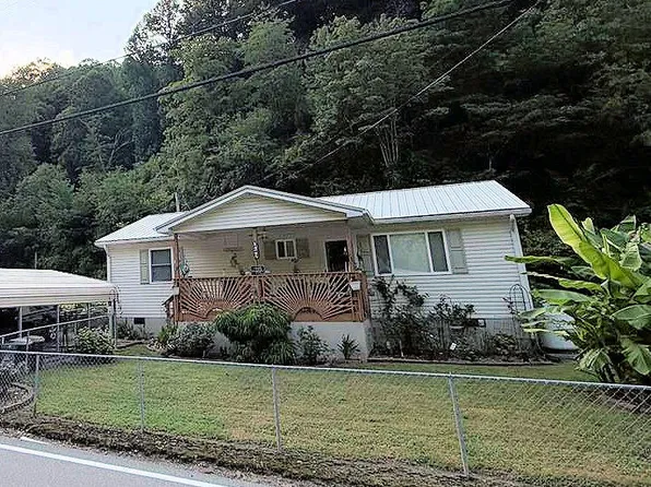 3749 Pond Creek Rd, Pinsonfork, KY 41555