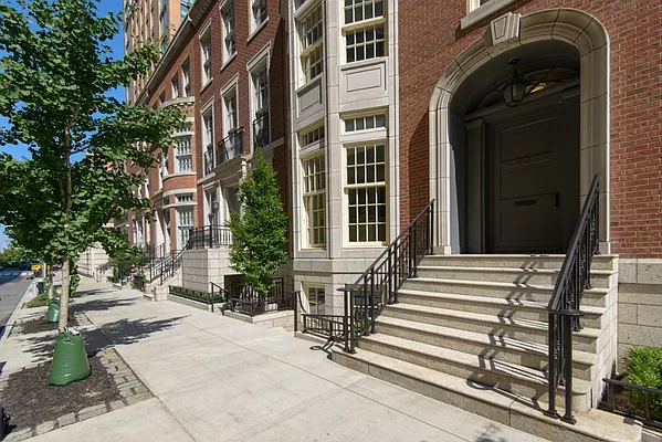 Sold by Corcoran | media 14