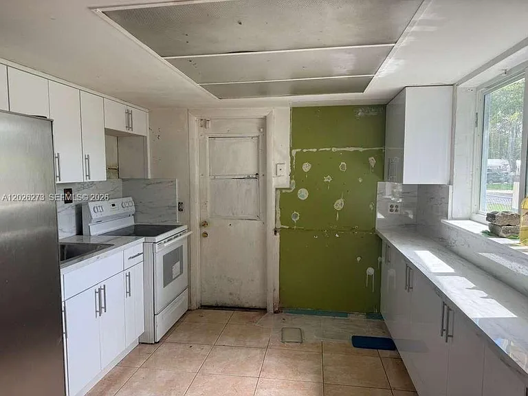 3850 SW 59th Ter — Photo 4