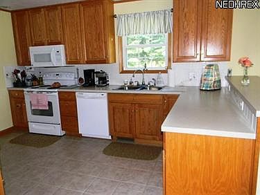 3rd image of 2982 Swallen Ave NE