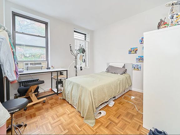 4th image of 335 W 43rd St APT 2A