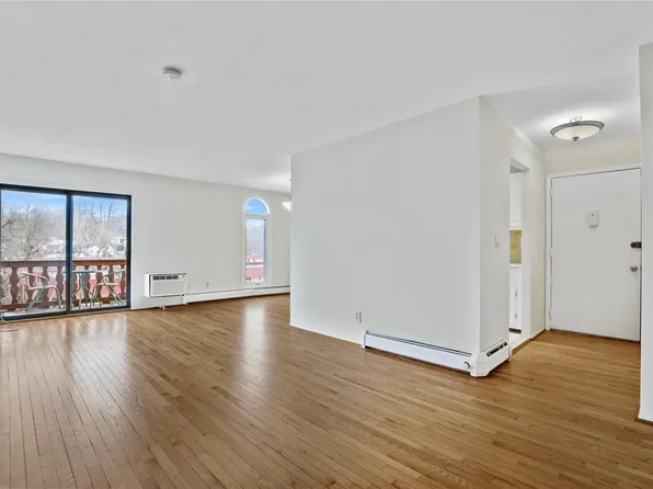 18 Granada Crescent #11, White Plains, NY 10603