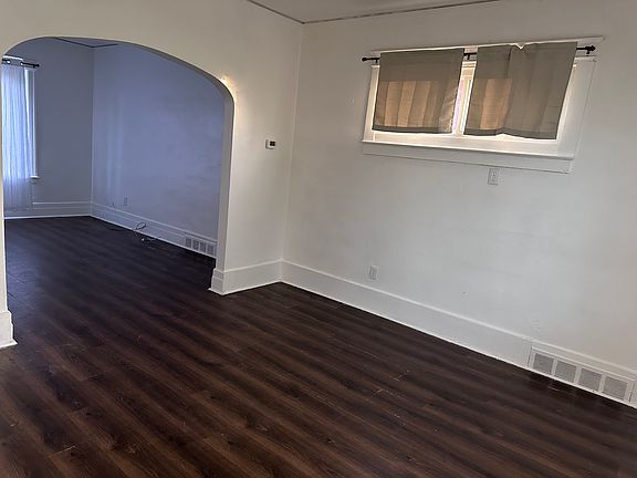 4th image of 3352 Hudson Ave