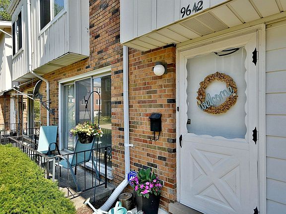 3rd image of 9642 S Karlov Ave