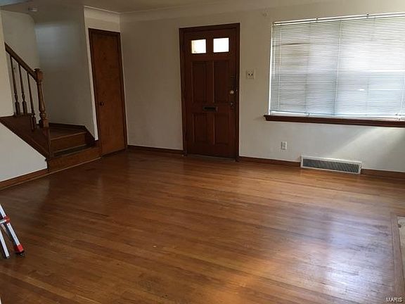 4th image of 3443-3445 Lawn Ave