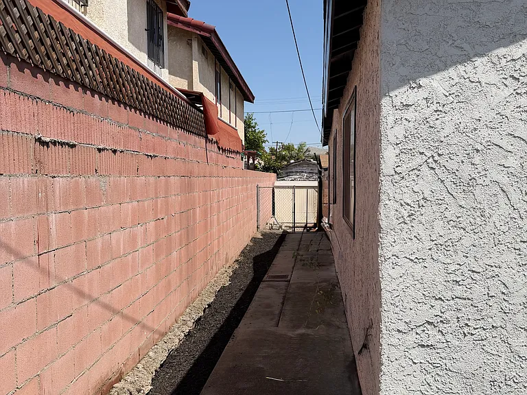 814 S Electric Ln — Photo 4