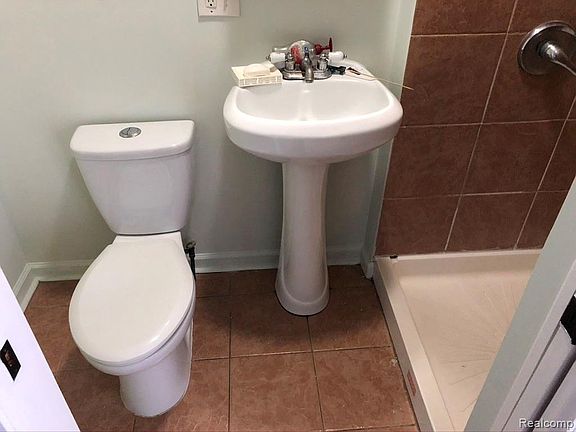 4th image of 39783 Village Wood Ln