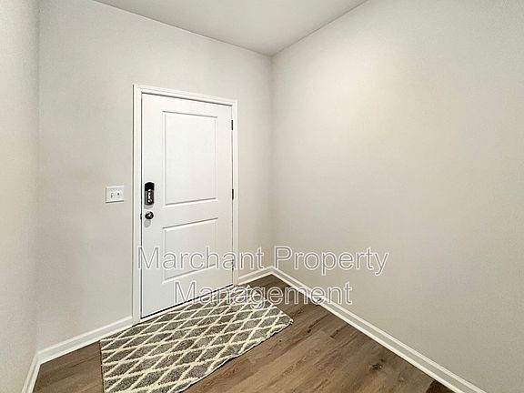3rd image of 119 Stoneview Way