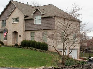 1154 Stirling Dr, Danville, KY 40422
