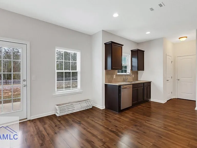 64 Brandonwood Rd — Photo 12