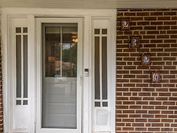 5th image of 2324 Sulphur Ave