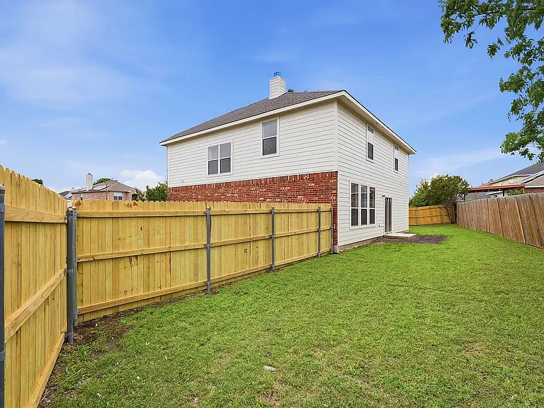 725 Parkford Ln — Photo 29