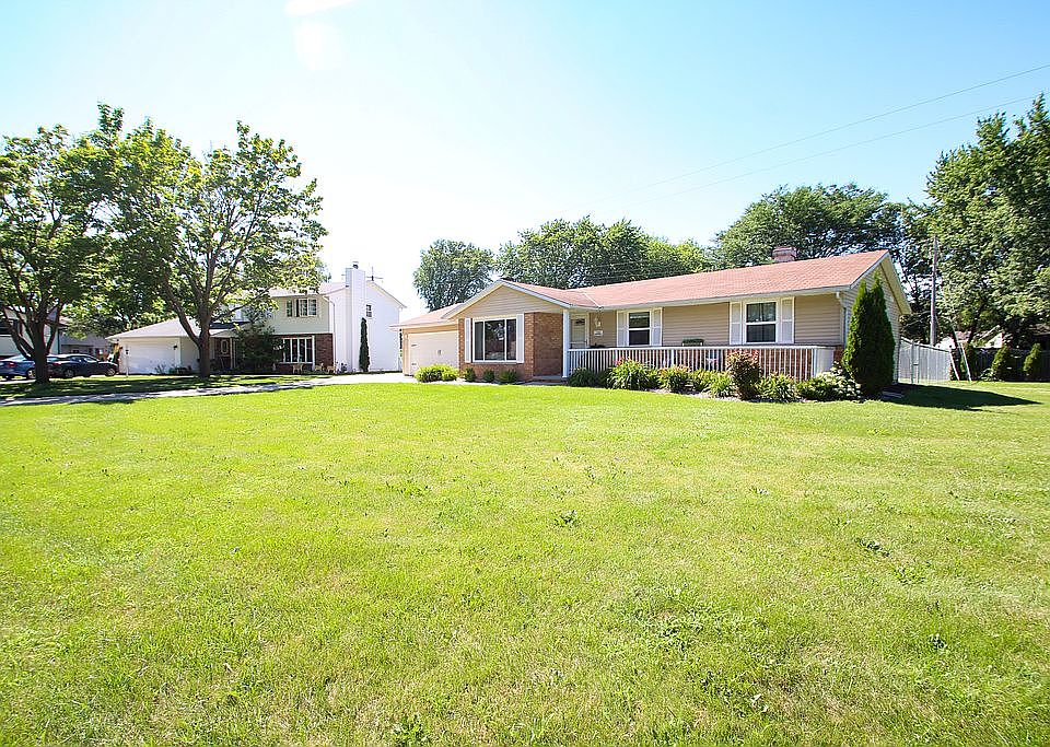 1st image of 729 Jamestown Ct