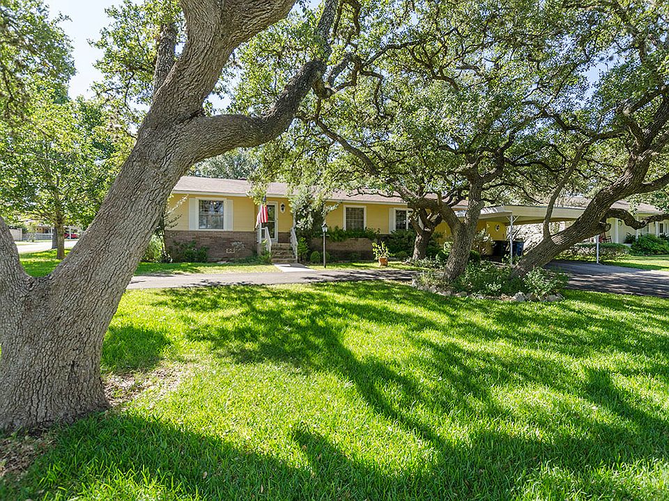 1st image of 923 Encino Dr