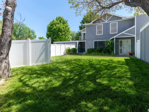 7598 Young Cir, Reno, NV 89511