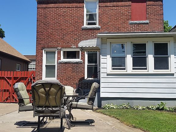 5th image of 725 E 28th St