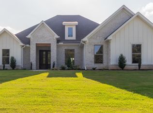 10609 Hinds Rd, Benton, AR 72019