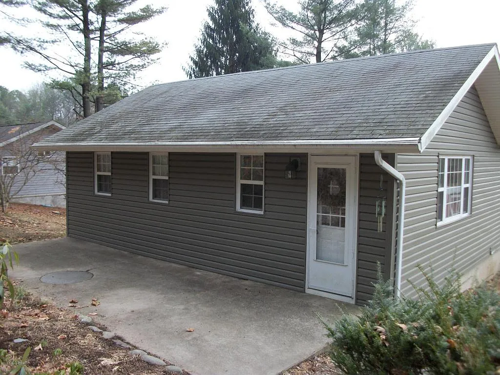 226 Bear Rd photo 1