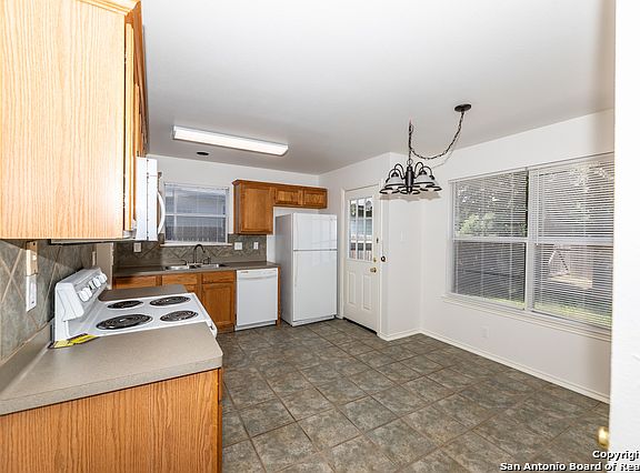 5th image of 6038 Woodway Ct