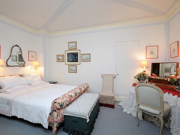 5th image of 655 Park Ave APT 1C