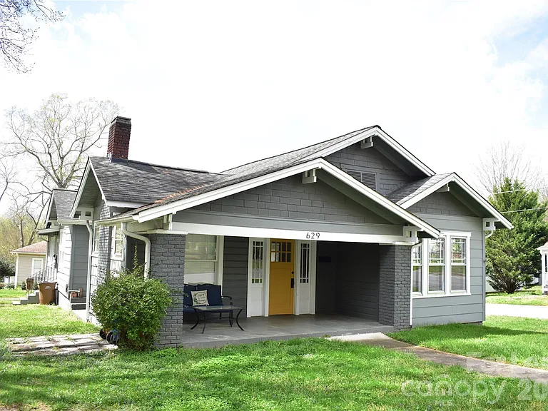 629 N Cedar St — Photo 15