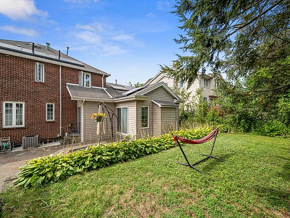 4th image of 241 Riverdale Dr
