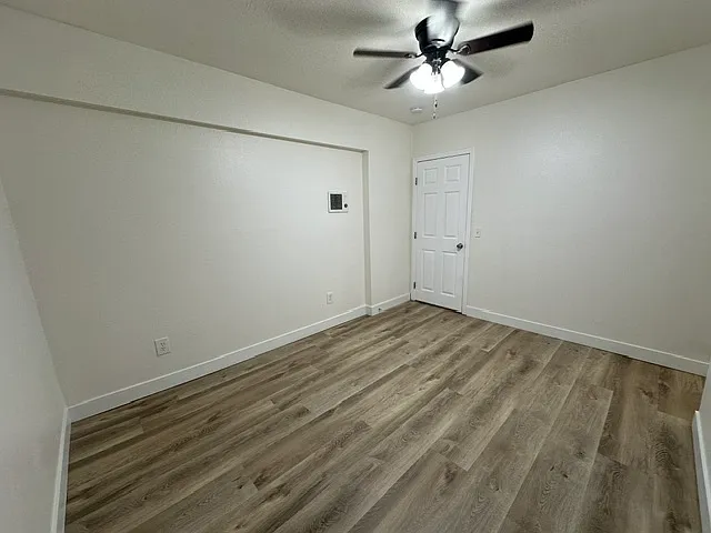 540 S Broadway #F — Photo 8