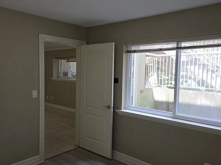 9033 Mona Ave #BASEMENT — Photo 7
