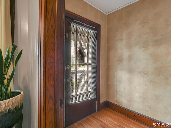 3rd image of 7-9 Lyons Street