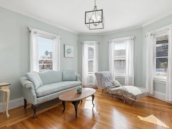 4 Valley Rd Unit 4, Swampscott, MA 01907