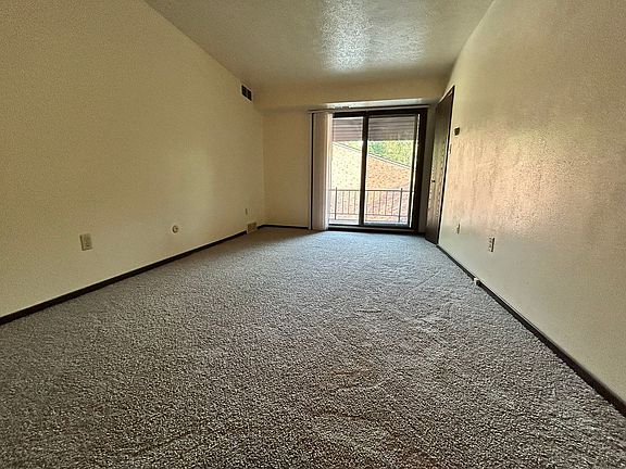 4th image of 1333 Hunter Rd #14