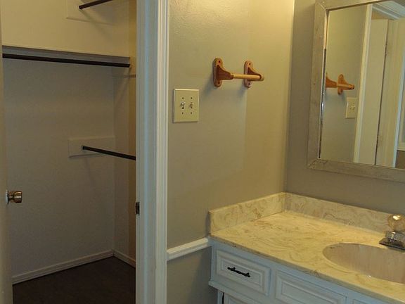 5th image of 7508B Avenue W