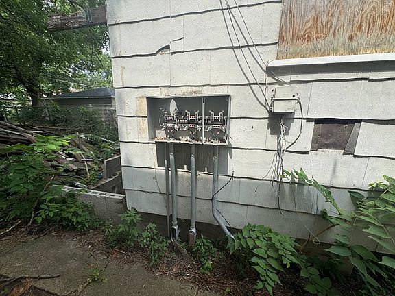 5th image of 11940 S Wallace St