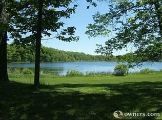 2559 H Dr, Pleasant Lake, MI 49272