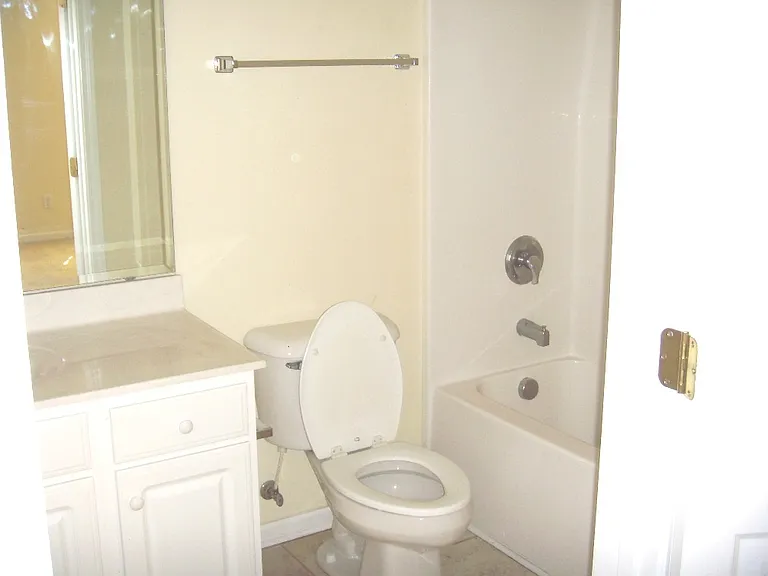 4616 Greenway Ave — Photo 8