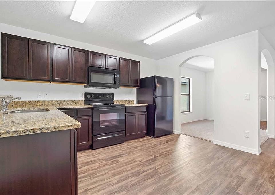2nd image of 8366 Silverbell Loop